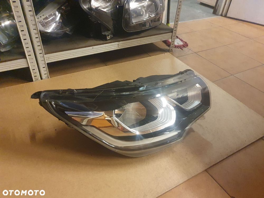 REFLEKTOR PRAWY CITROEN C4 II LIFT B7 LED EUROPA - 2
