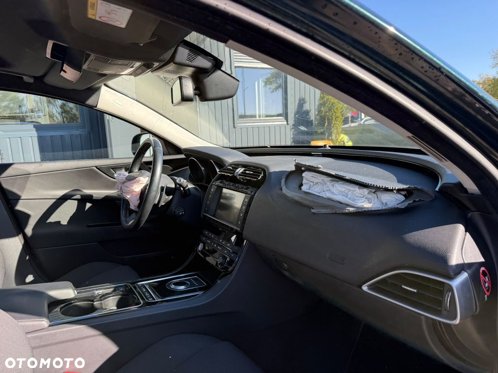 Jaguar XE 20d AWD Pure - 15