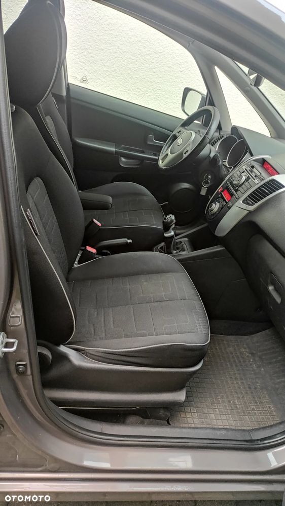 Kia Venga 1.4 L - 22