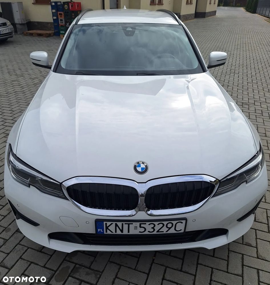 BMW Seria 3 330i xDrive Sport Line sport - 24