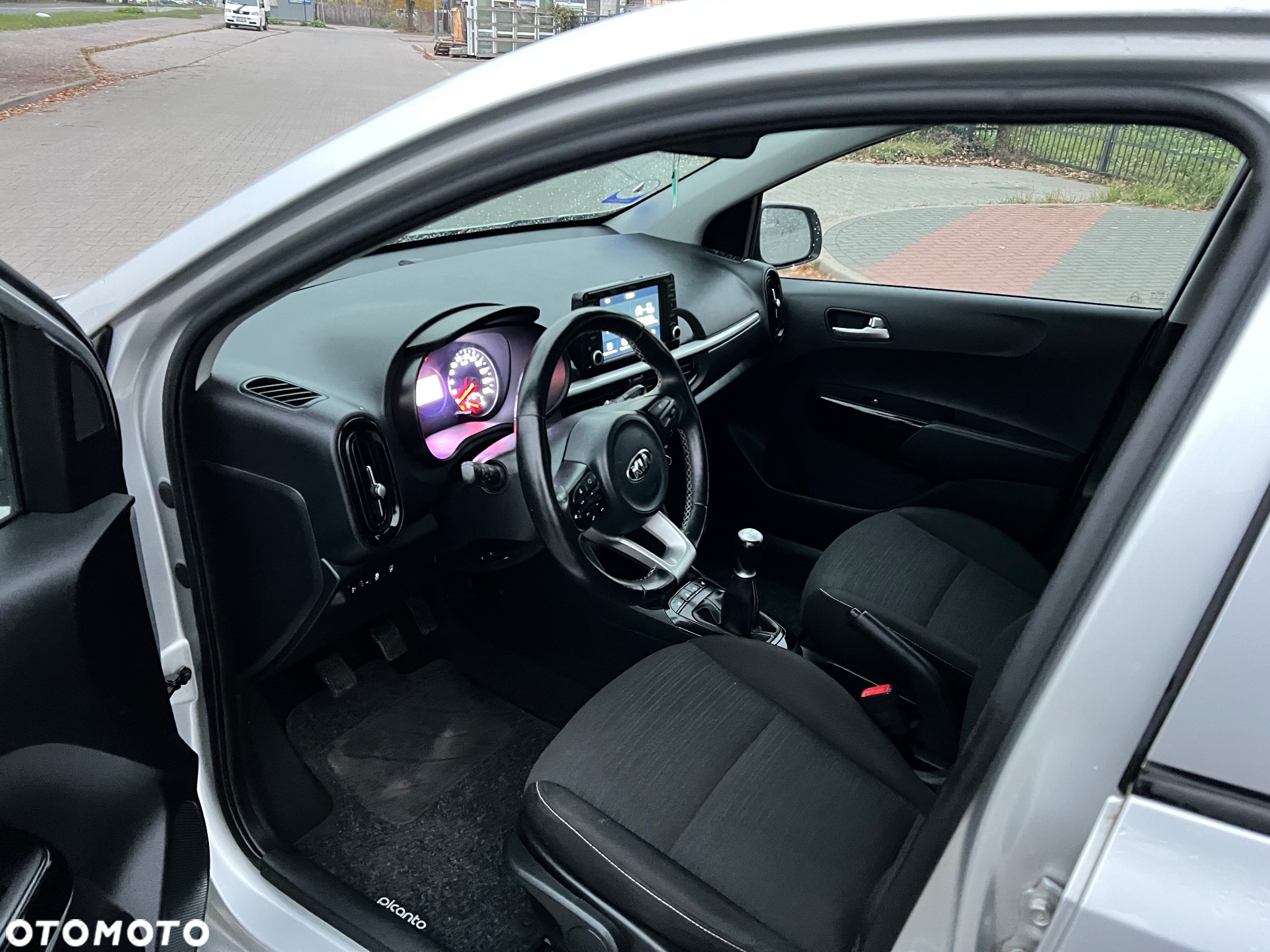 Kia Picanto 1.0 L - 11