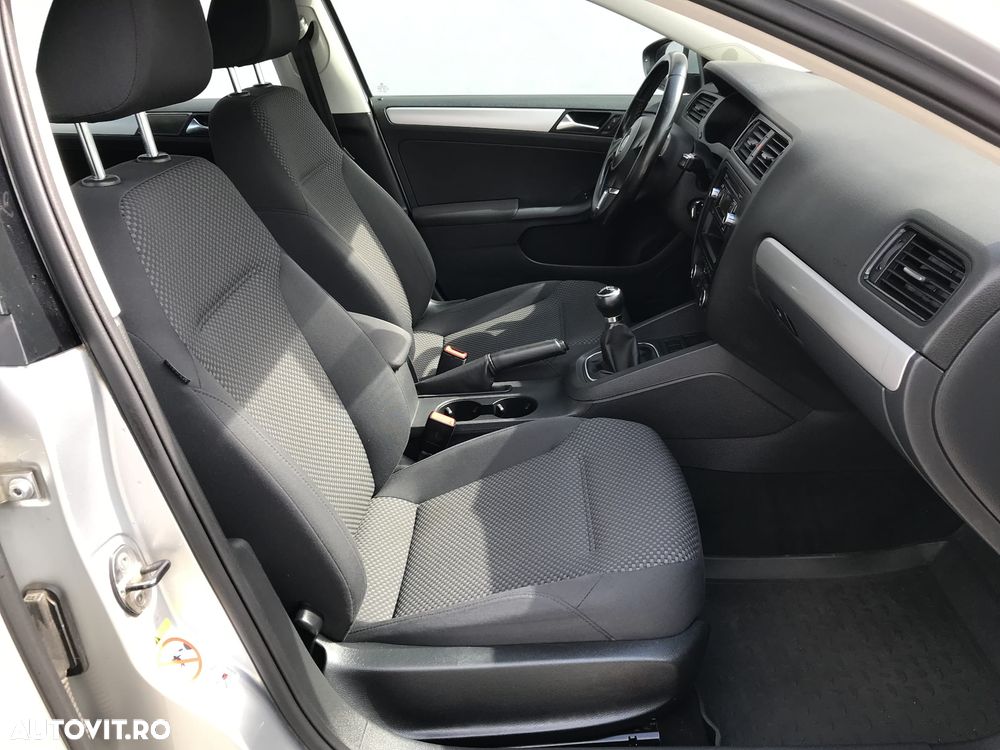 VOLKSWAGEN Jetta 2011 — imagine 20