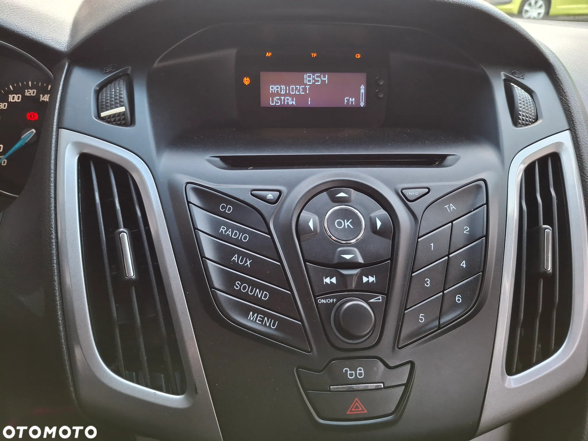 Ford Focus 1.6 Ambiente - 28
