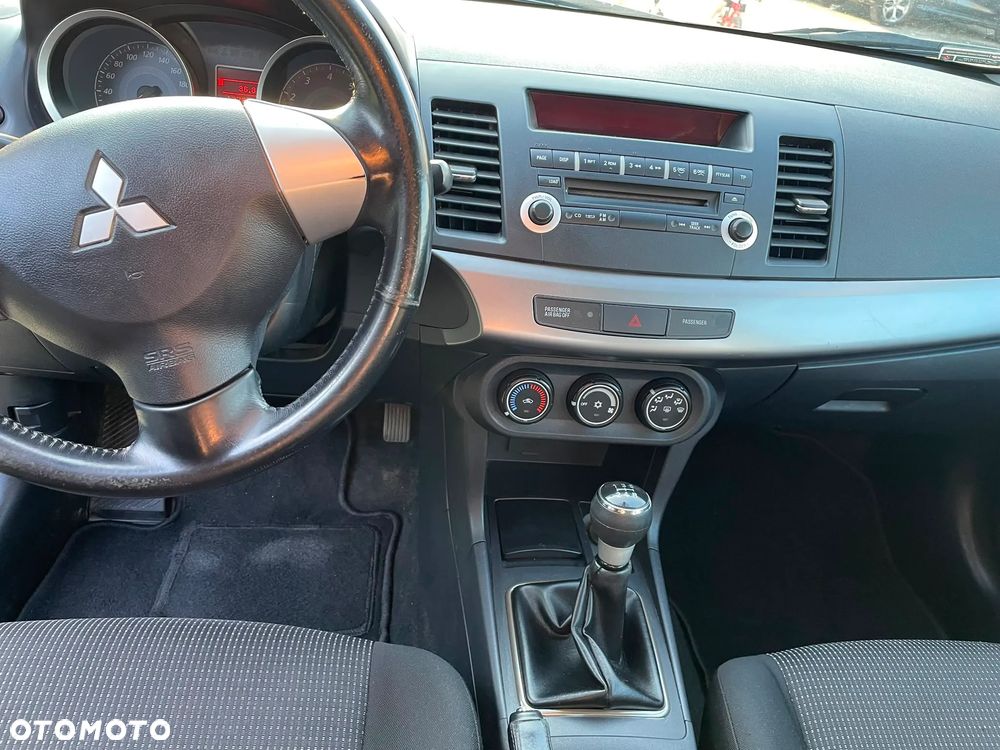 Mitsubishi Lancer 1.5 Inform - 16