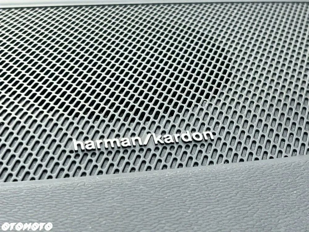 Volvo XC 40 B4 B AWD DKG Plus Bright - 32