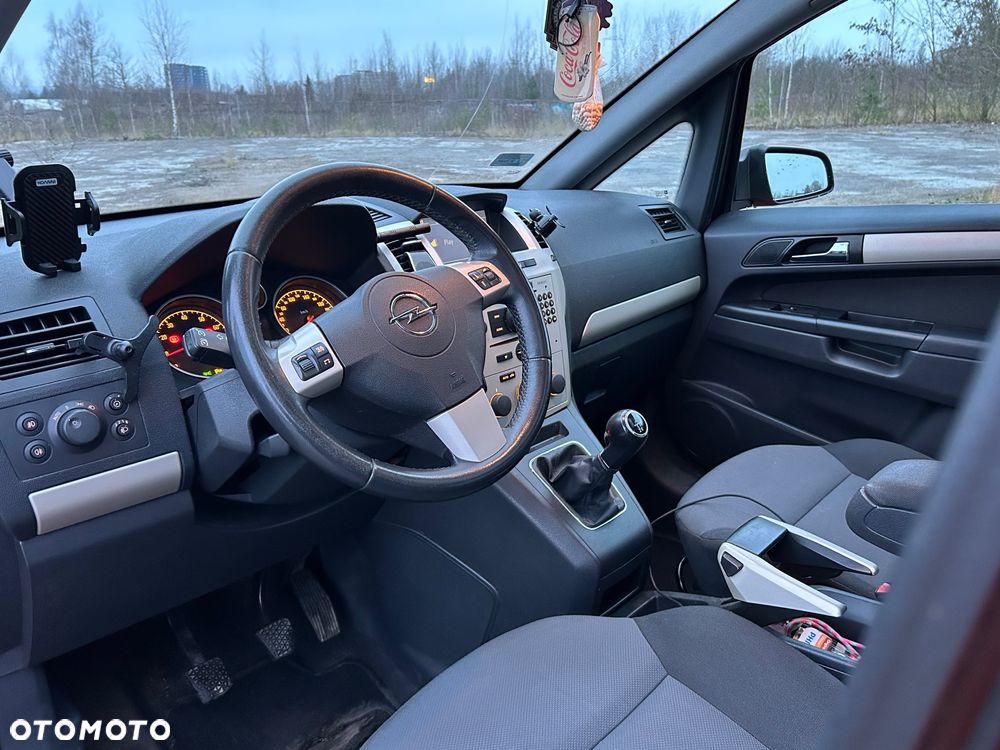 Opel Zafira 1.8 Cosmo - 9