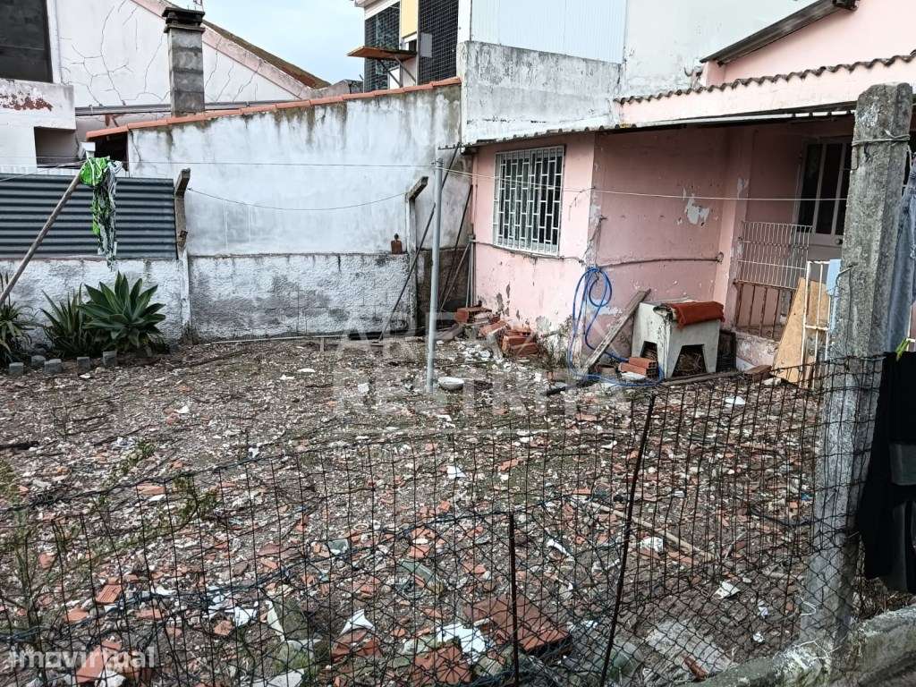 LOTE PARA CONSTRUÇÃO MORADIA ISOLADA OU GEMINADA NA QUINTA DO CONDE - Grande imagem: 3/9