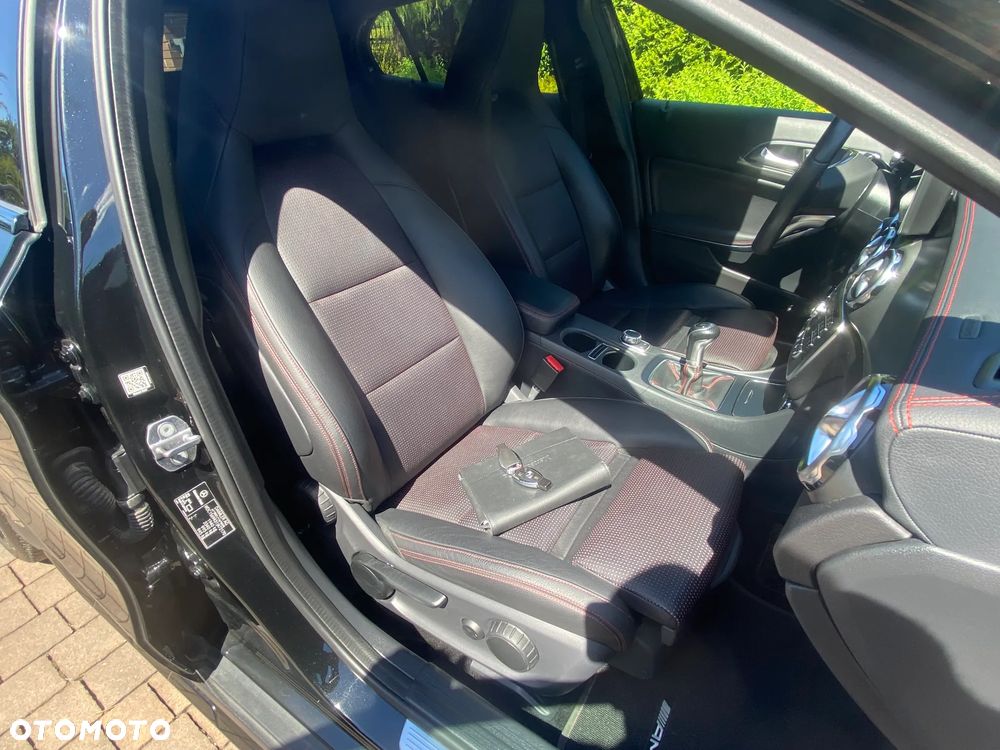 Mercedes-Benz GLA 200 AMG Line - 28