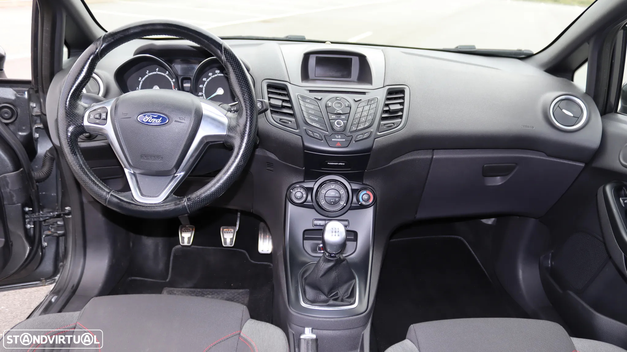 Ford Fiesta - 33