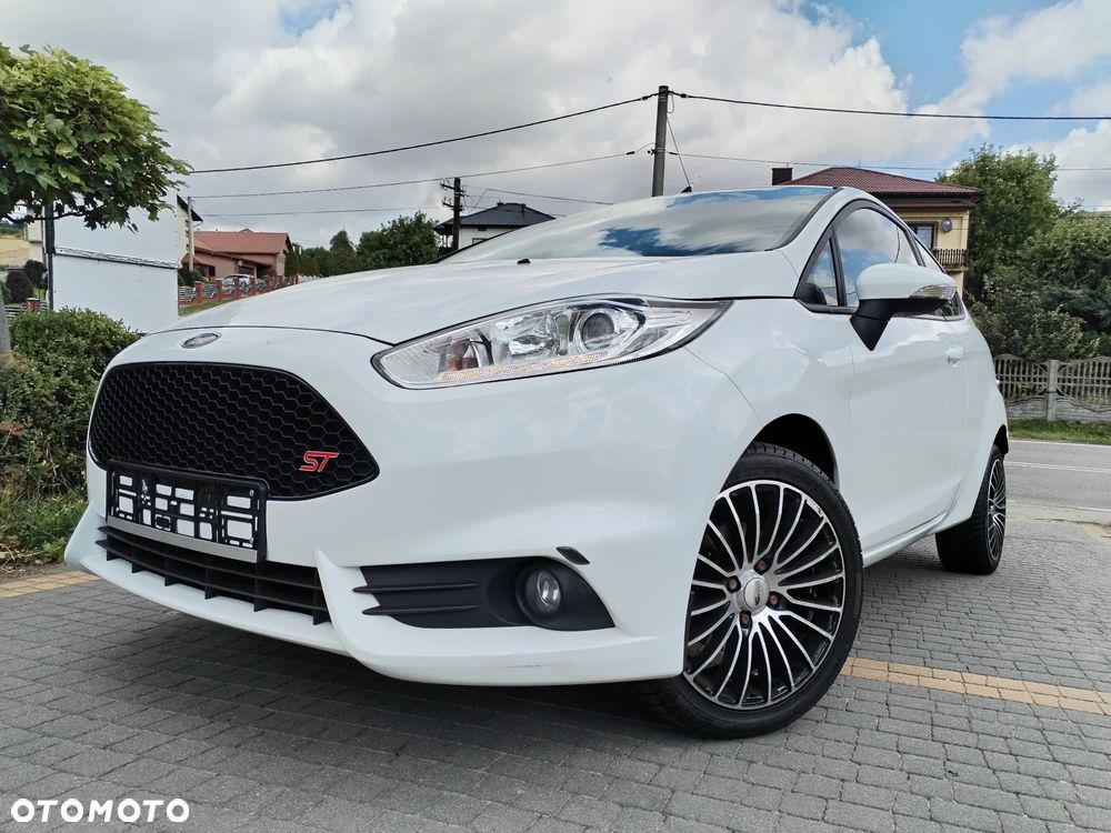 Ford Fiesta - 32