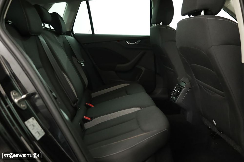 Skoda Kamiq 1.0 TSI Selection DSG - 21