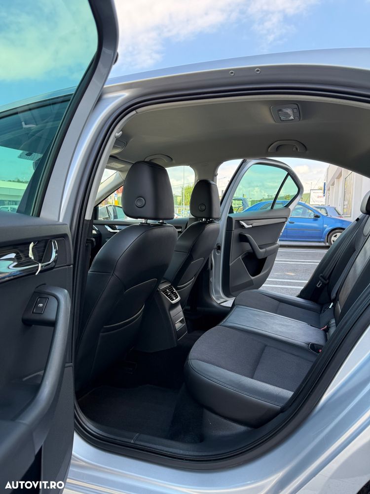 Skoda Octavia 1.6 TDI DSG Style - 9