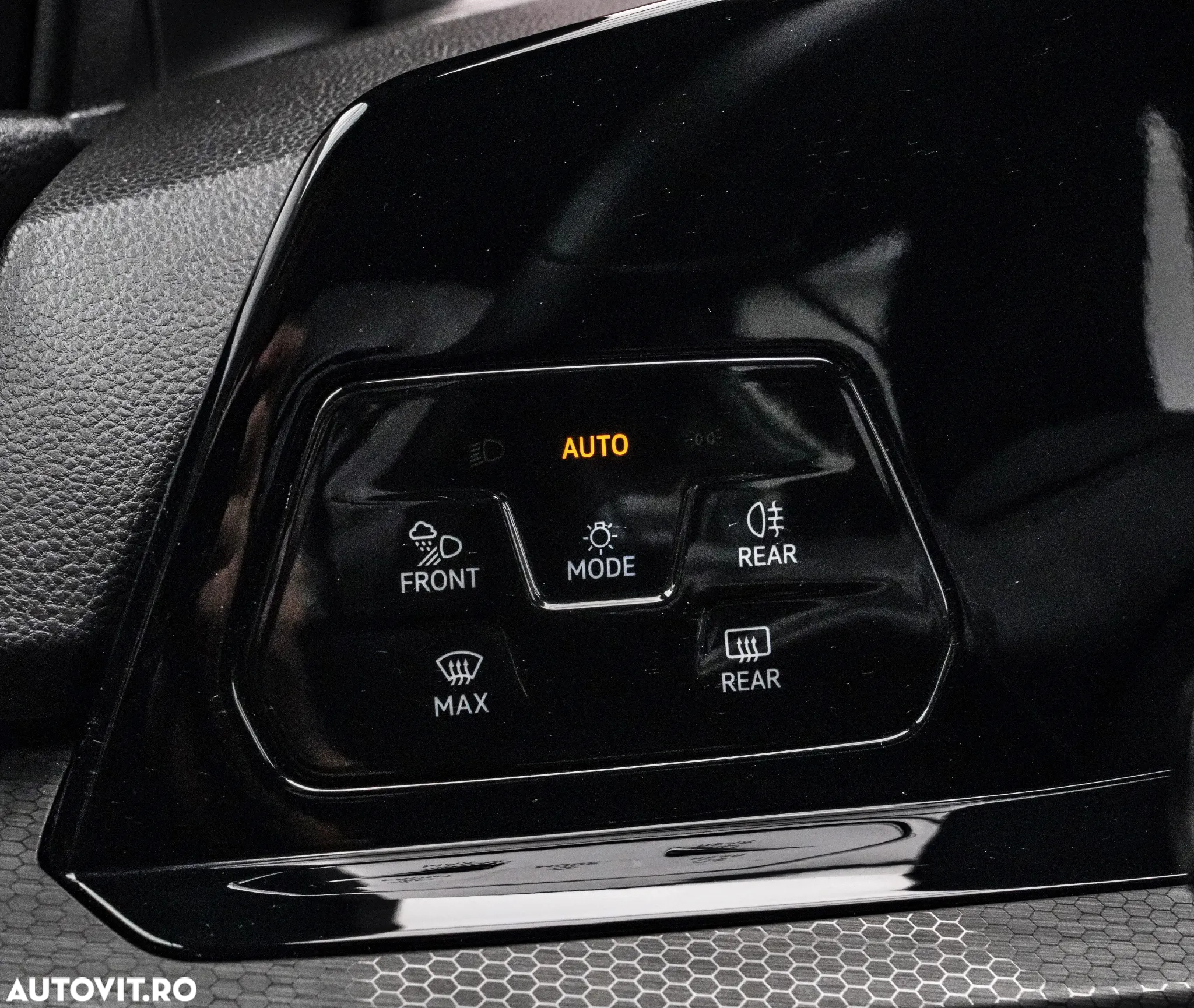 Volkswagen Golf GTE - 32