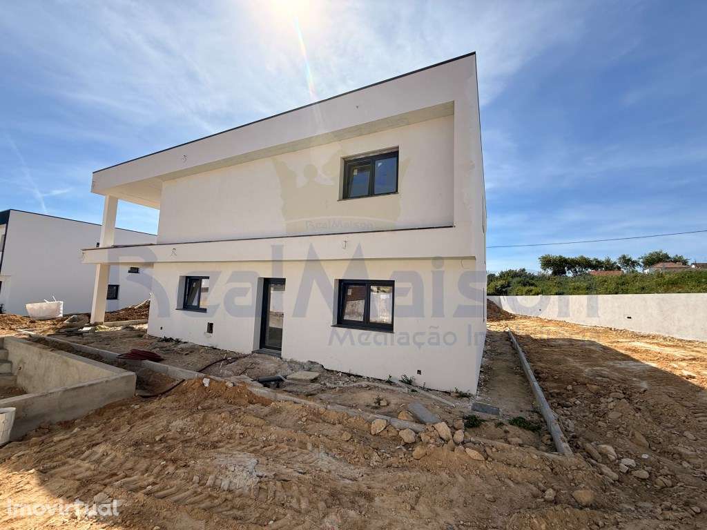 Moradias T4 - Nova Construção - Terrugem (Sintra) - Grande imagem: 3/16