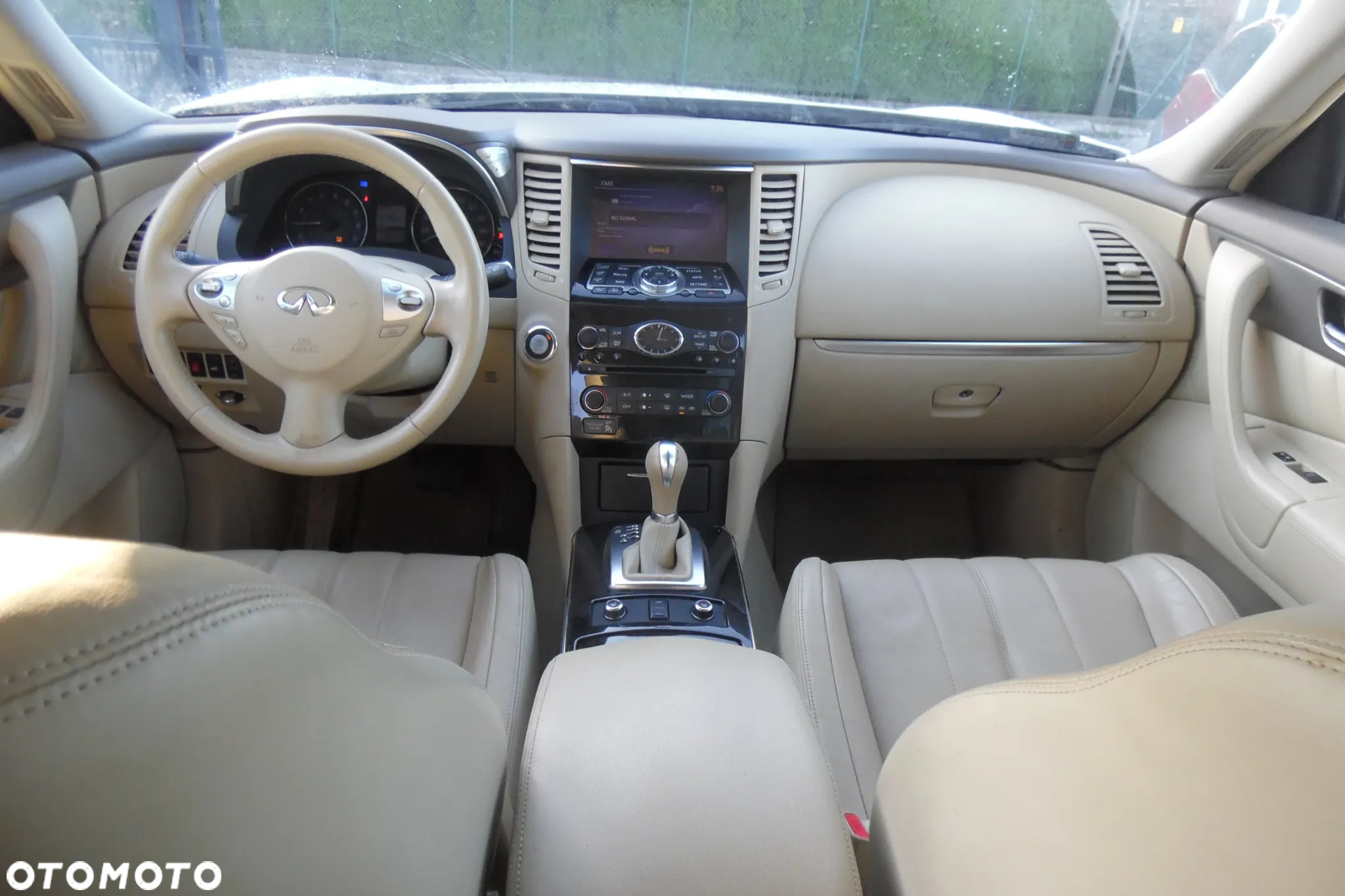 Infiniti QX70 - 6
