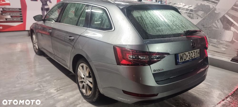 Skoda Superb 2.0 TDI Style - 4