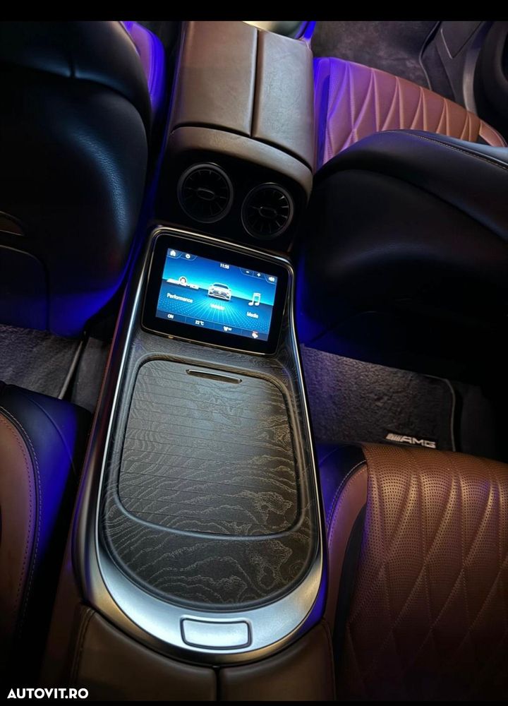 Mercedes-Benz AMG GT 4-door Coupe - 12