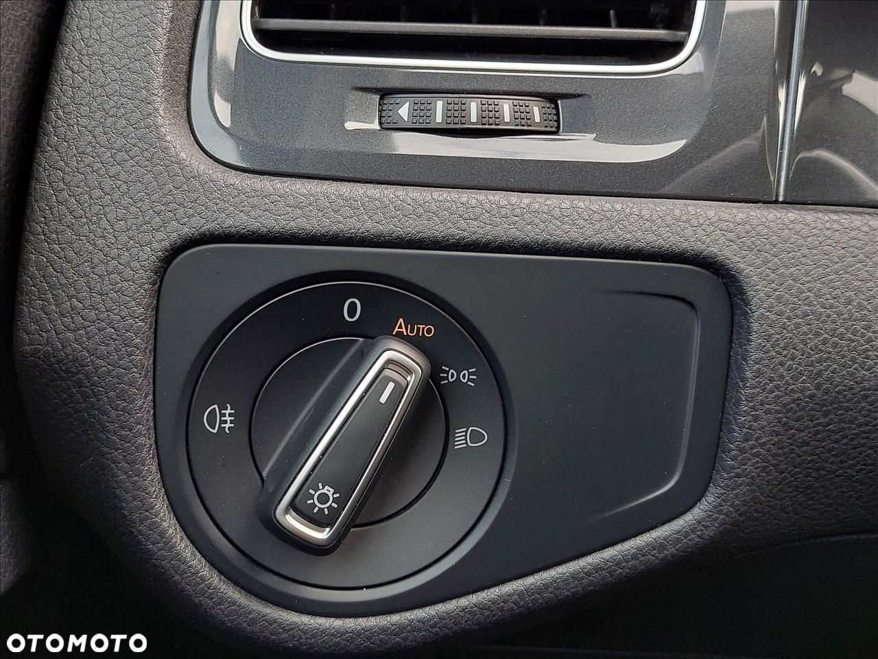 Volkswagen Golf VII 1.6 TDI BMT Comfortline - 12