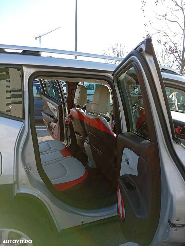 Jeep Renegade - 8