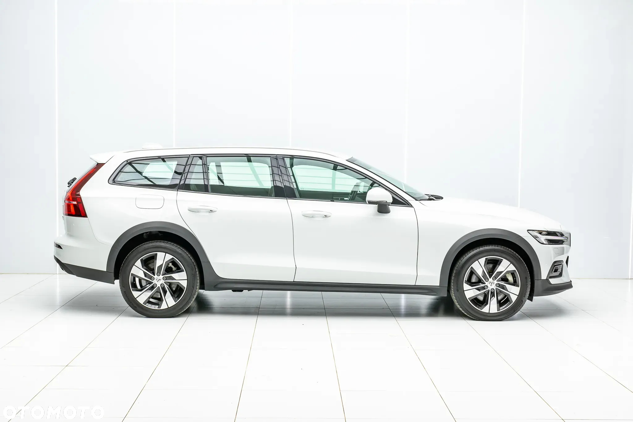 Volvo V60 Cross Country - 3