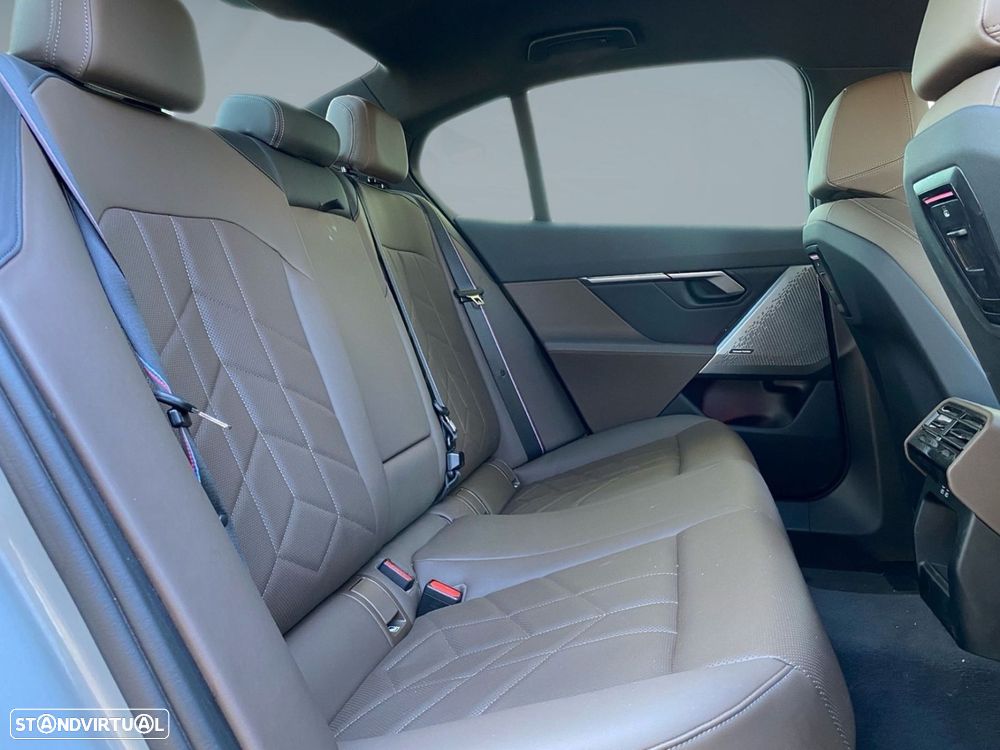 BMW i5 eDrive40 Pack Desportivo M Pro - 23