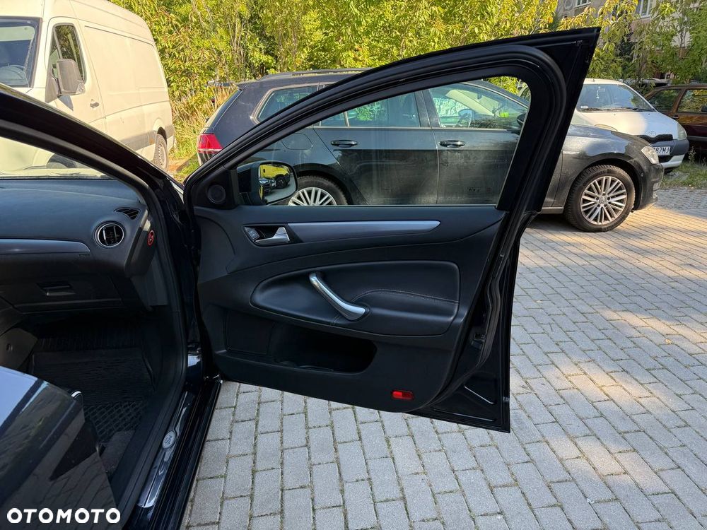 Ford Mondeo - 17