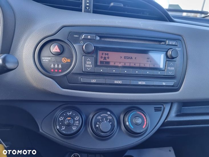 Toyota Yaris 1.0 Premium - 10