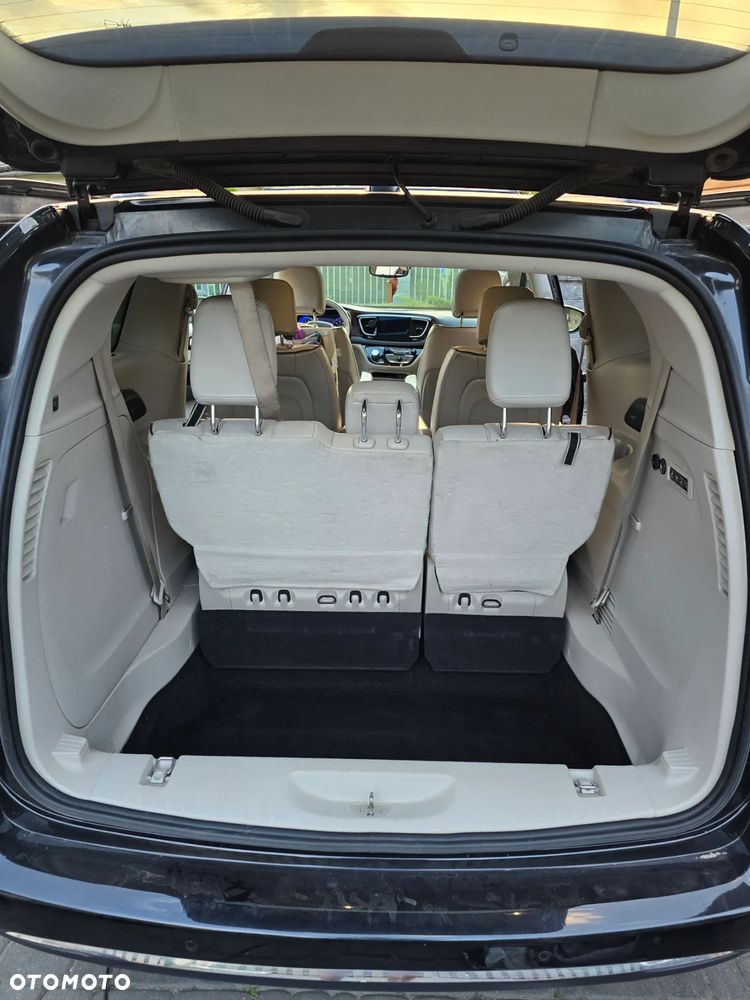Chrysler Pacifica - 7