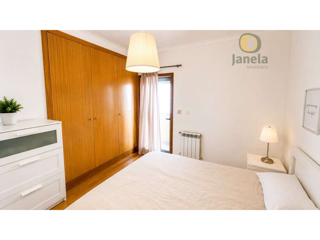 Apartamento T2, com garagem e arrumos - Grande imagem: 4/8