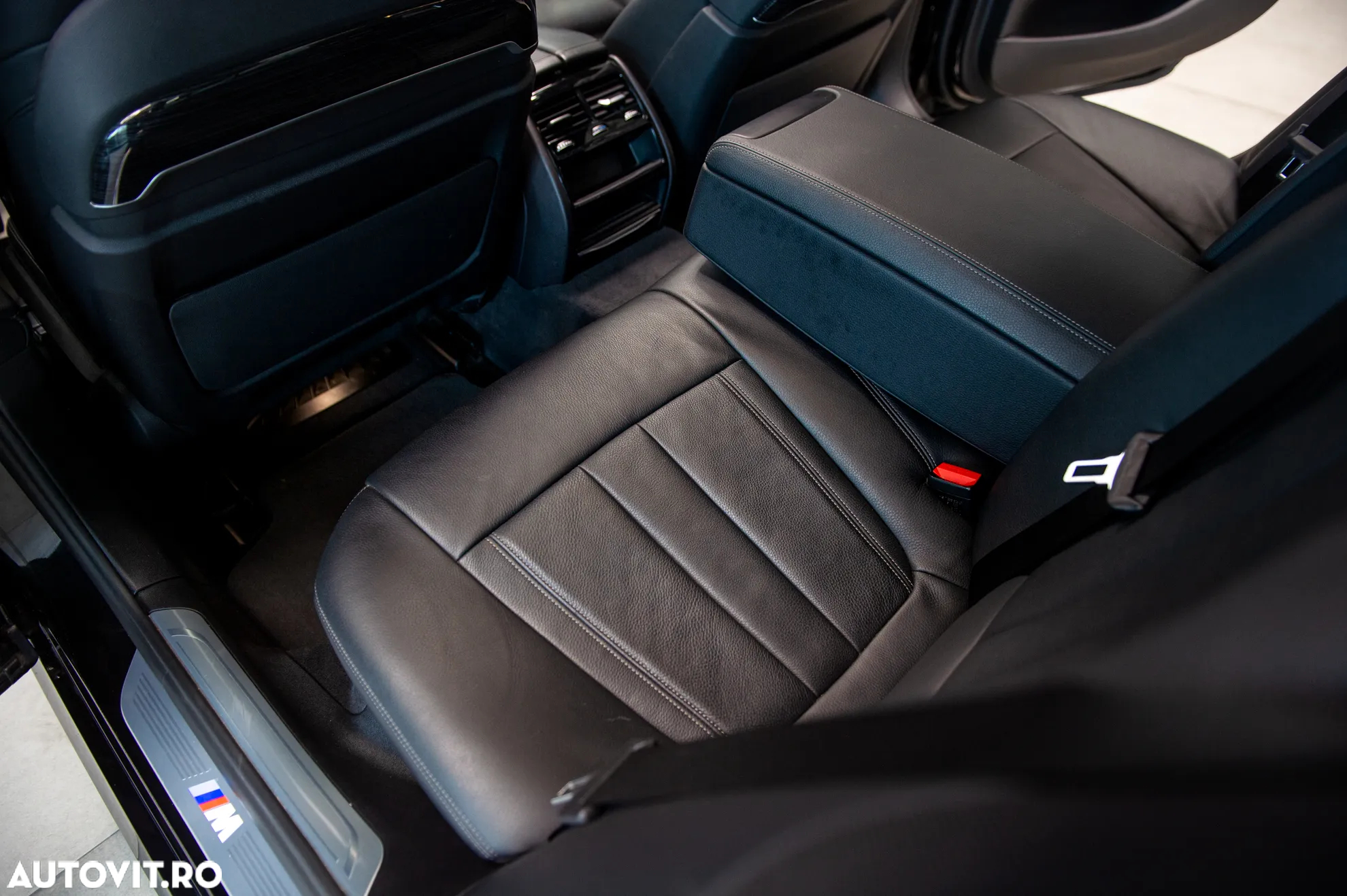 BMW Seria 7 730d xDrive MHEV - 35