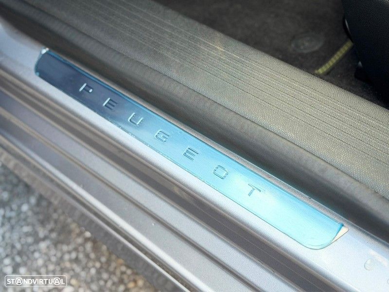 Peugeot 308 1.6 Hybrid GT e-EAT8 - 27