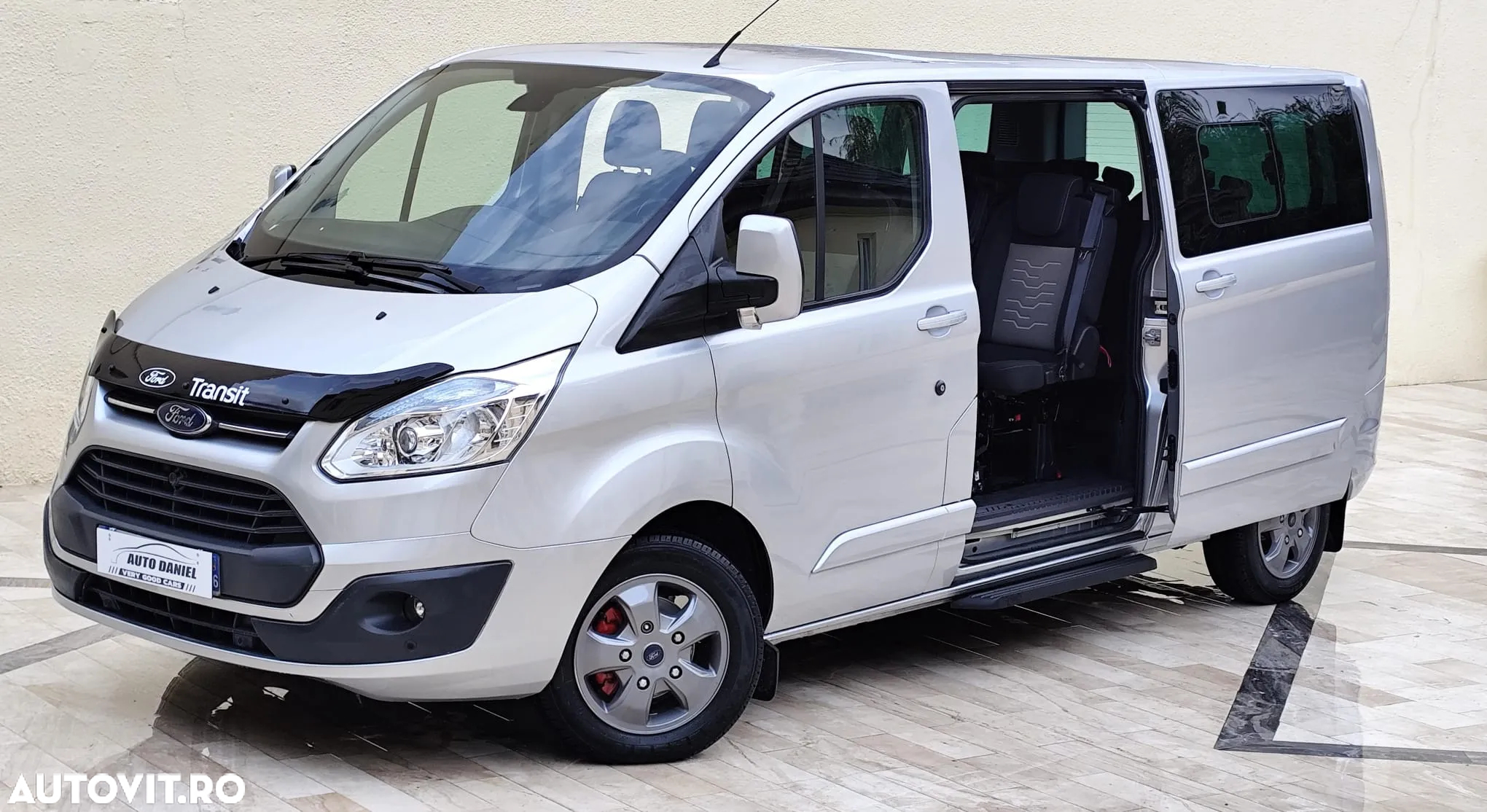 Ford Tourneo Custom - 24
