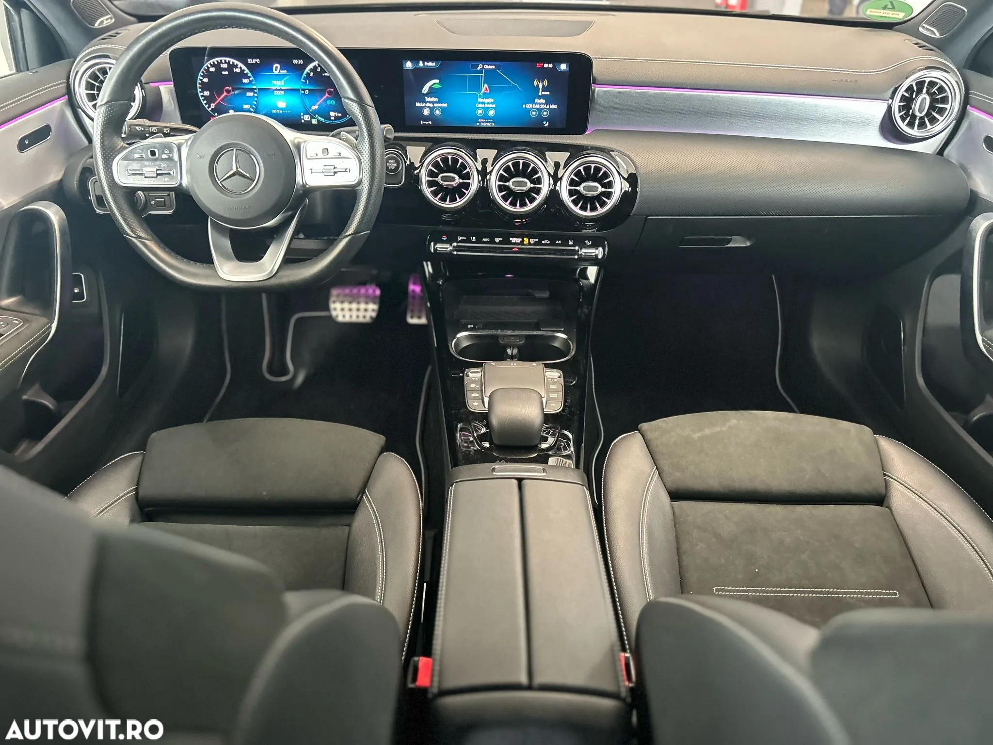 Mercedes-Benz A 250 e 8G-DCT AMG Line - 14
