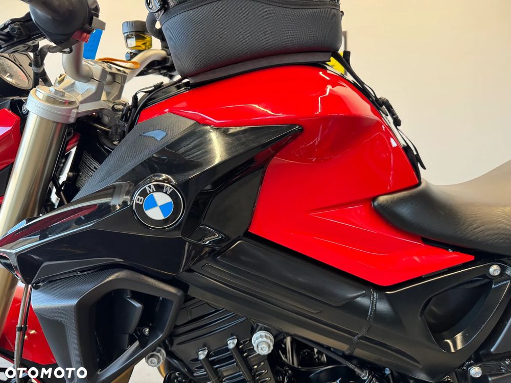 BMW F - 22
