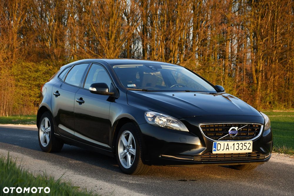 Volvo V40 D4 Momentum - 1