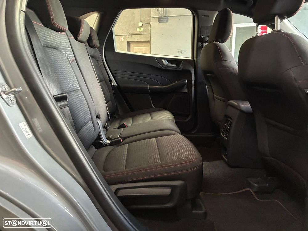 Ford Kuga 1.5 EcoBoost ST-Line - 36