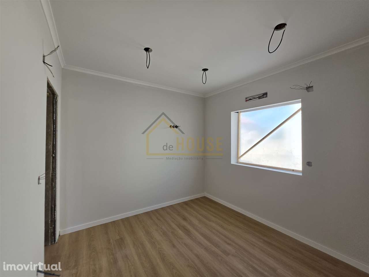 Moradia T2 com espaço exterior e adega - Grande imagem: 5/17