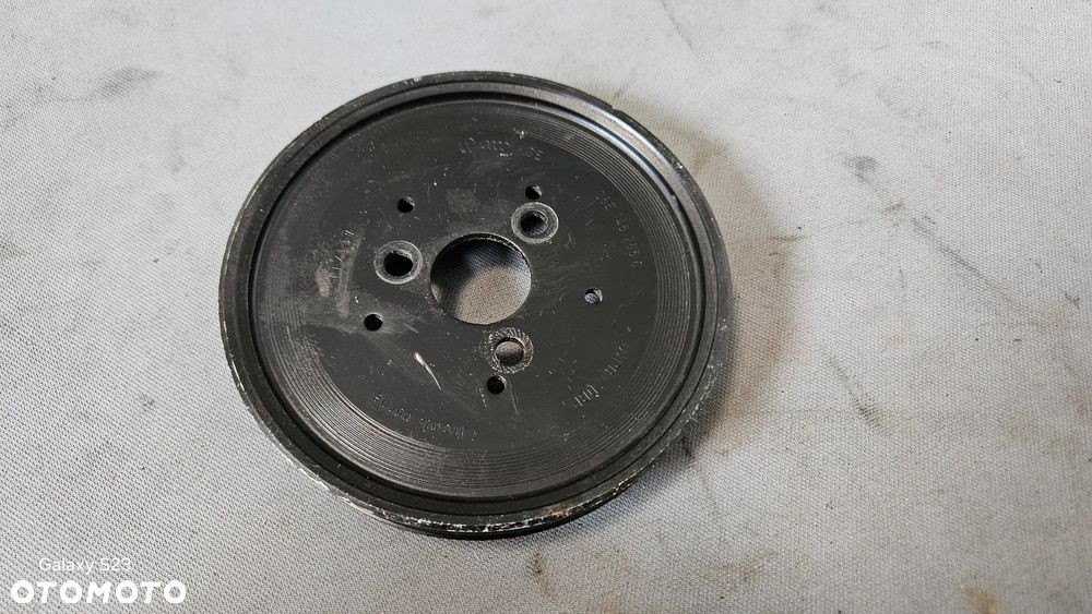 Koło pasowe pompy wspomagania Audi A4 A5 A6 C6 A8 D3 3,0 3,2 FSI 06E145255C - 1