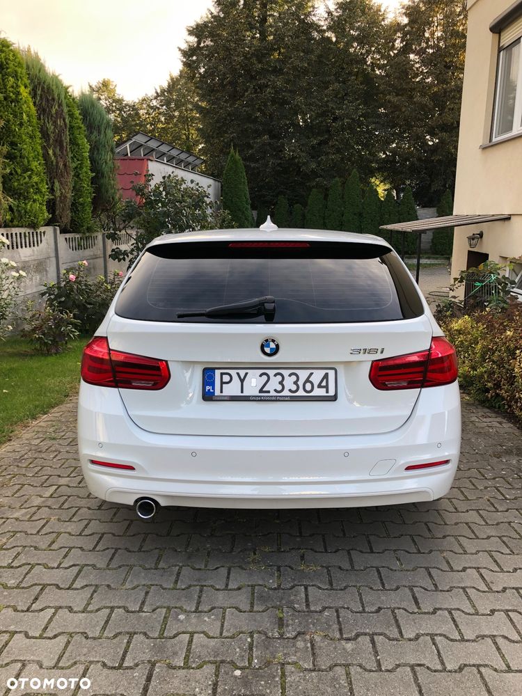 BMW Seria 3 318i - 5