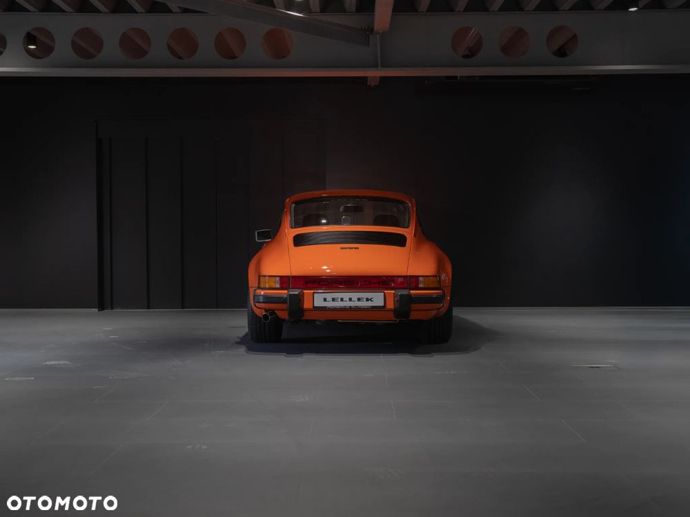 Porsche 911 - 4