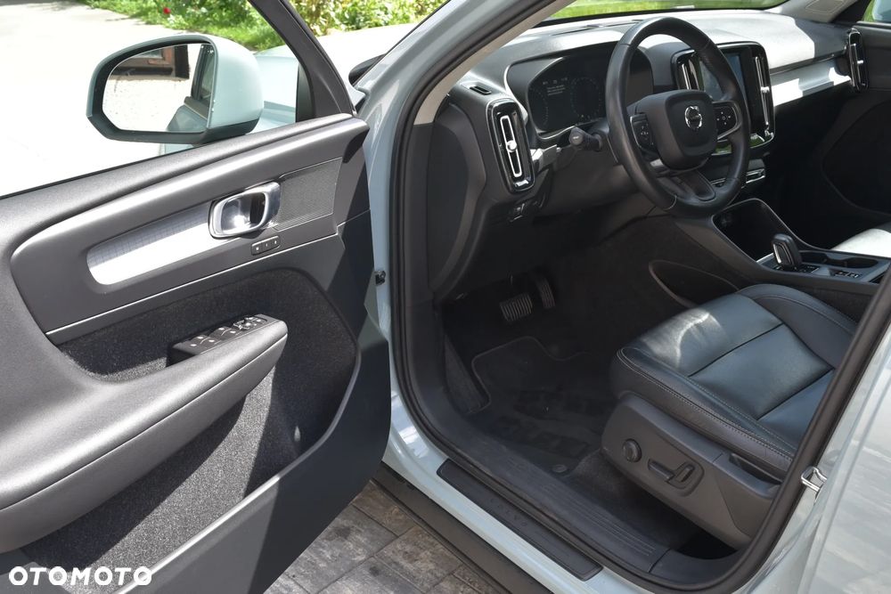 Volvo XC 40 T5 AWD Geartronic Momentum Pro - 26