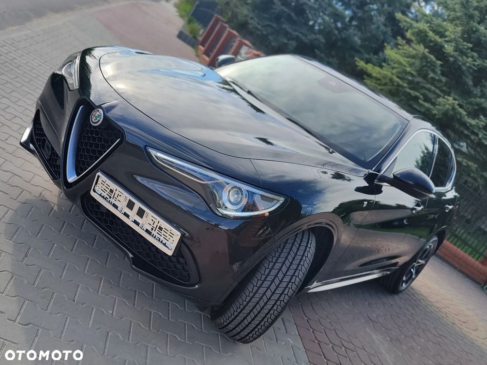 Alfa Romeo Stelvio 2.0 Turbo 16V AT8-Q4 Lusso Ti - 5