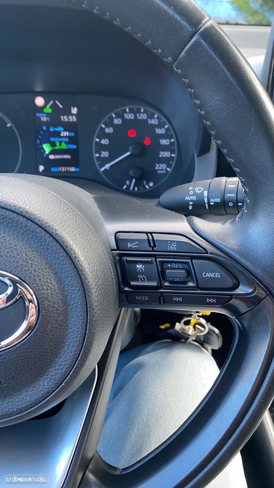 Toyota Yaris 1.5 HDF Comfort - 32