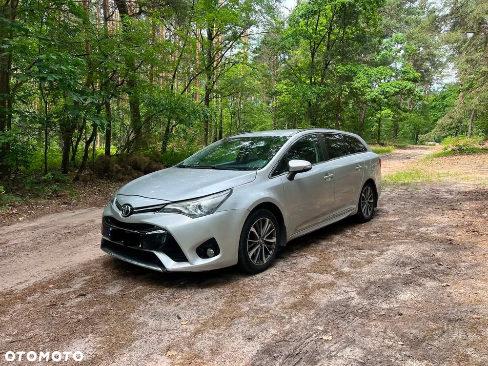 Toyota Avensis 2.0 D-4D Premium - 25