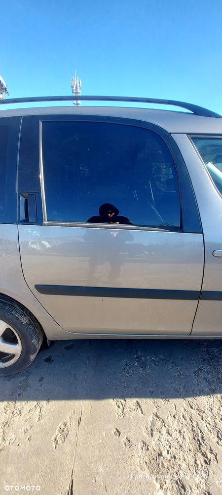 Skoda Roomster 10- Polift Drzwi Prawy Tył Tylnie LF8H - 1