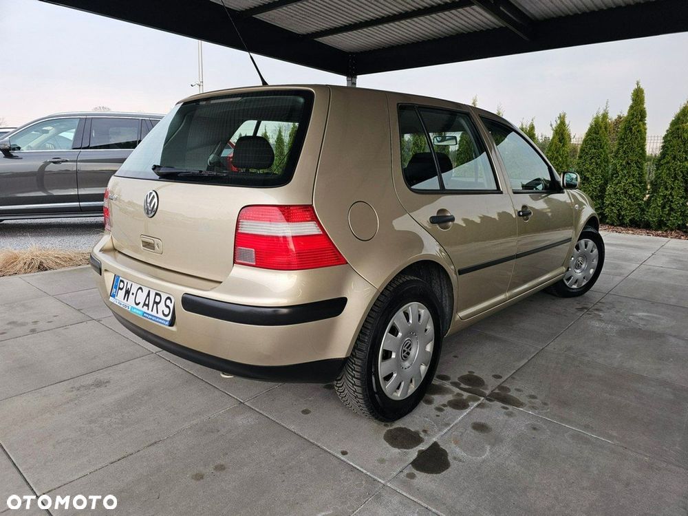 Volkswagen Golf - 3