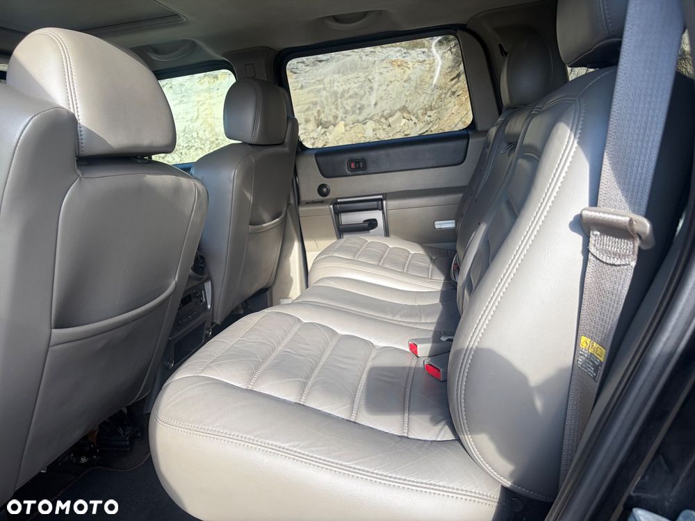 Hummer H2 6.0 V8 - 24