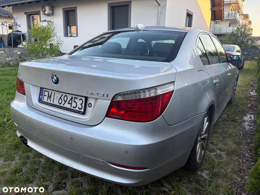 BMW Seria 5 523i Edition Exclusive - 4
