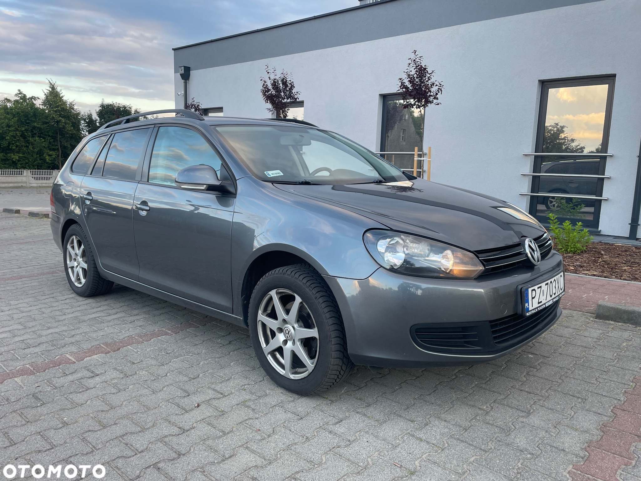 Volkswagen Golf - 6