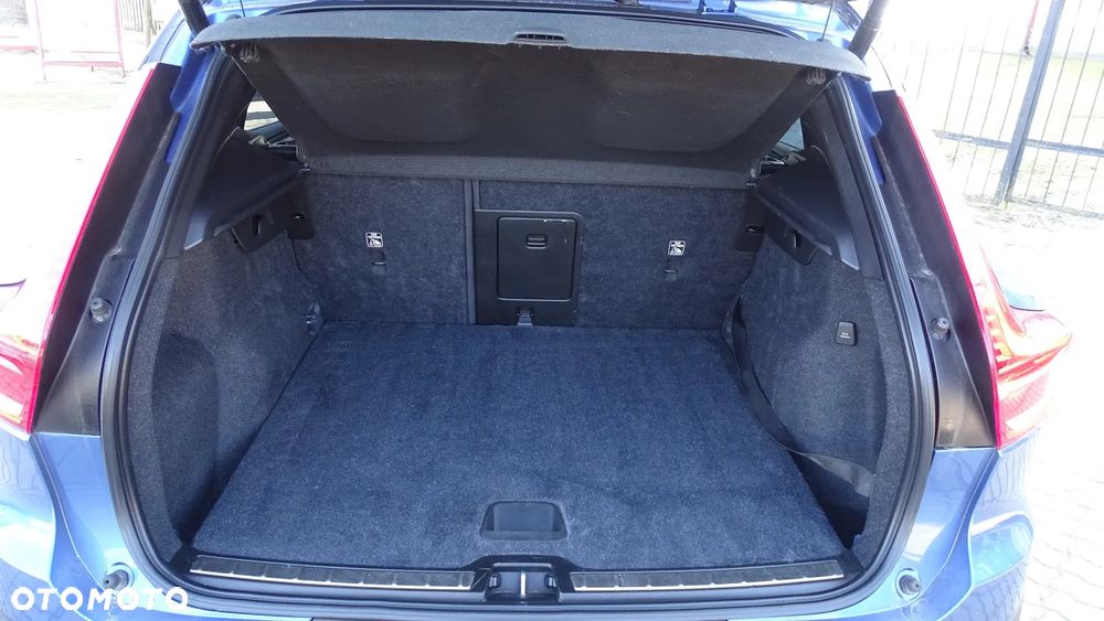 Volvo XC 40 D3 Momentum Pro - 9